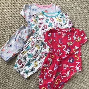 Set of 3 girl’s GAP 4T pjs (long sleeve & pants)